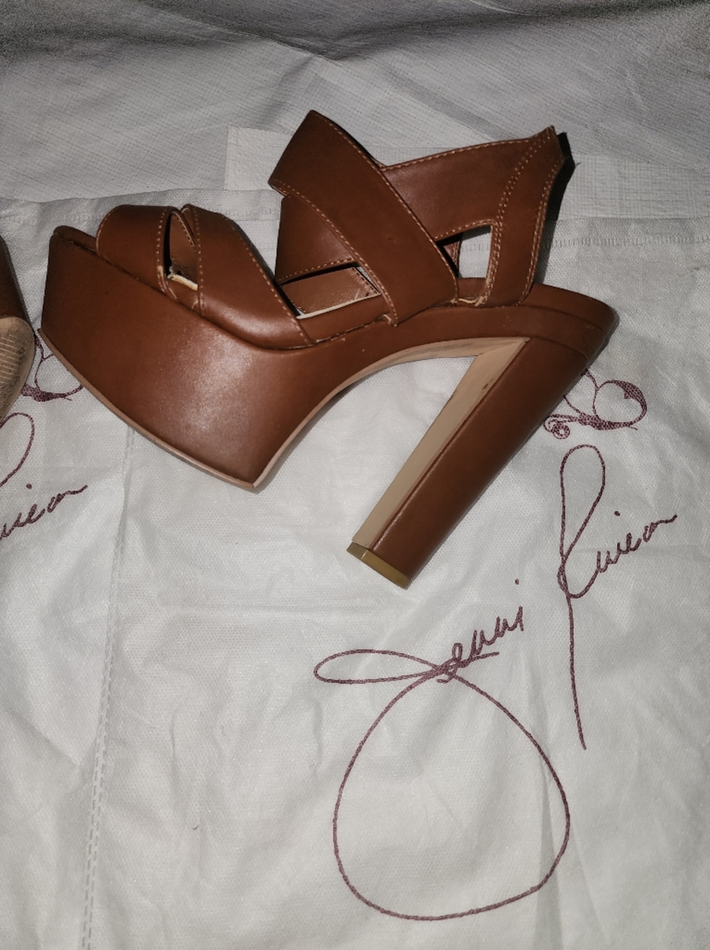 ✨️JENNI RIVERA ✨️Chic Brown Platform Heels with Crisscross Straps